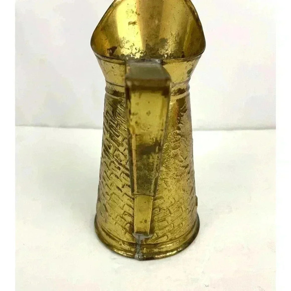 VTG Brass Embossed Pitcher Made in England Pub Scene 8.5" Hammered - Picture 4 of 15